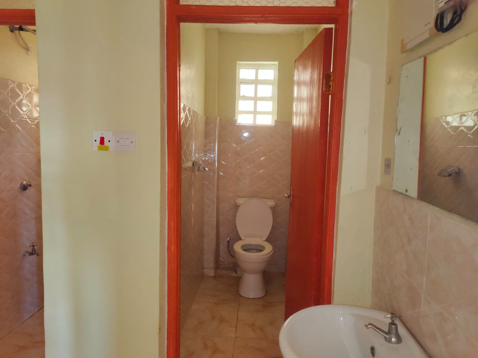 Three bedroom in UTAWALA